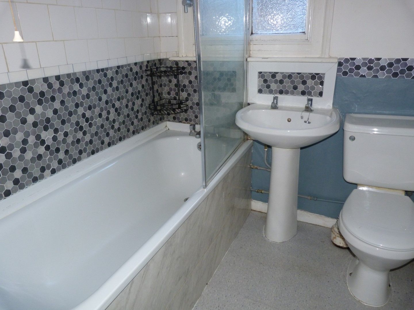 3 bedroom mid terraced house For Sale in Ramsgate - Photograph 8