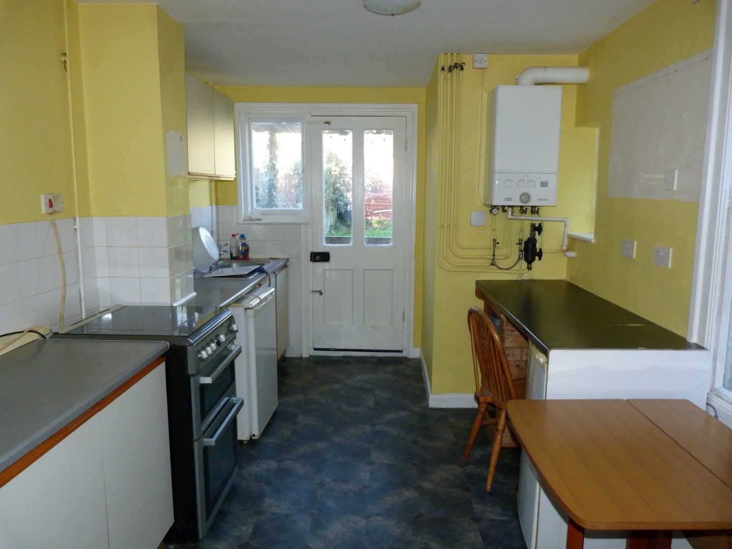 3 bedroom mid terraced house For Sale in Ramsgate - Photograph 4