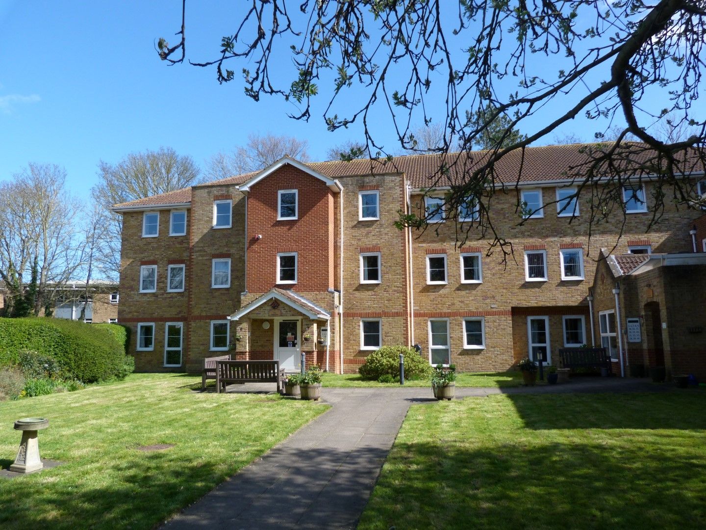 1 bedroom ground floor flat/apartment For Sale in Broadstairs - Property photograph