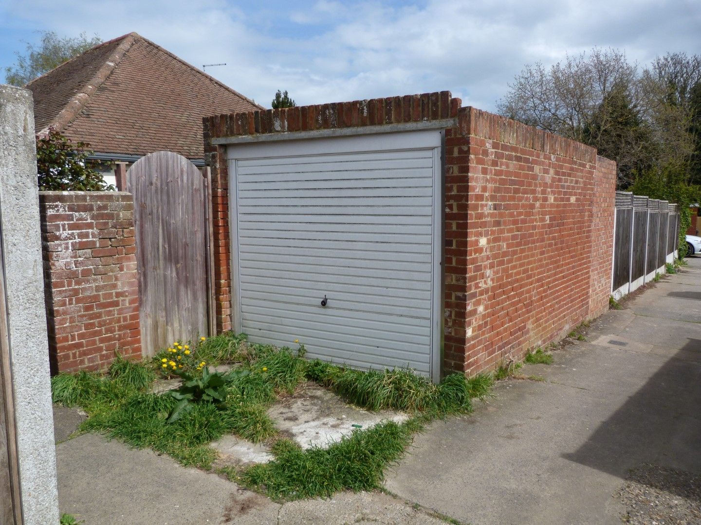 2 bedroom detached bungalow For Sale in Broadstairs - Photograph 8