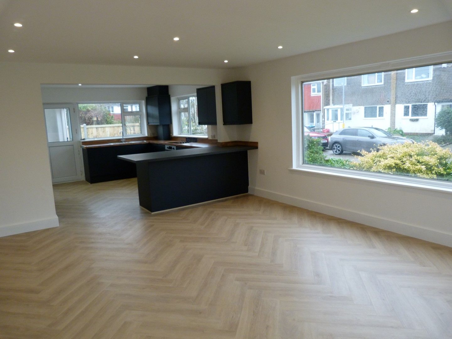 3 bedroom detached bungalow For Sale in Broadstairs - Photograph 4