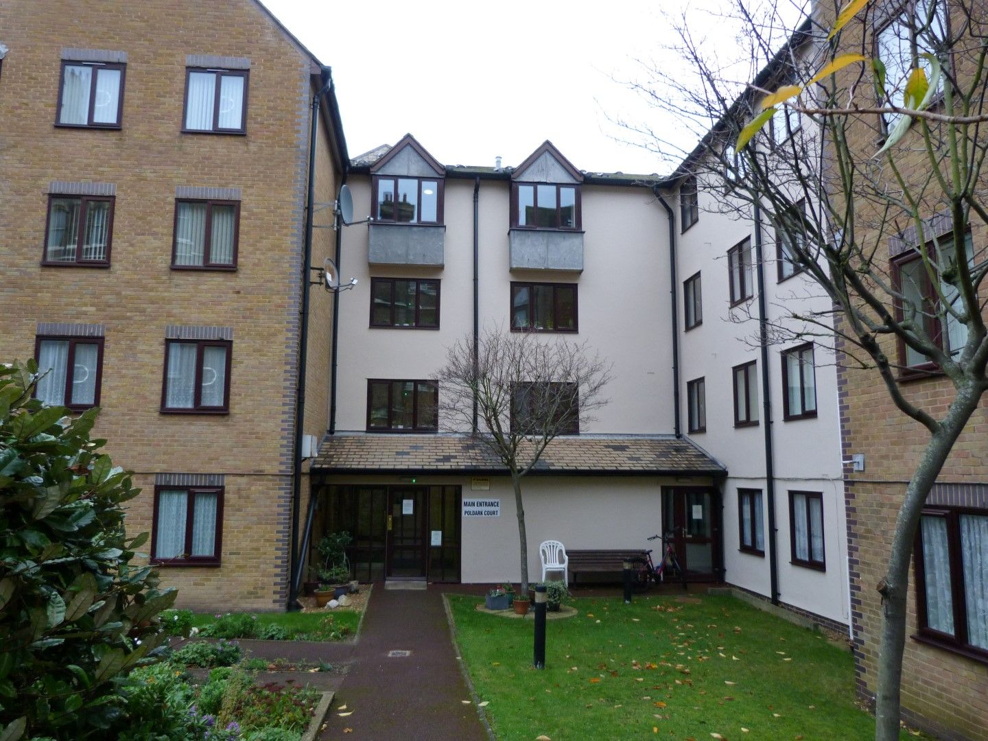 2 bedroom flat flat/apartment For Sale in Ramsgate - Photograph 10