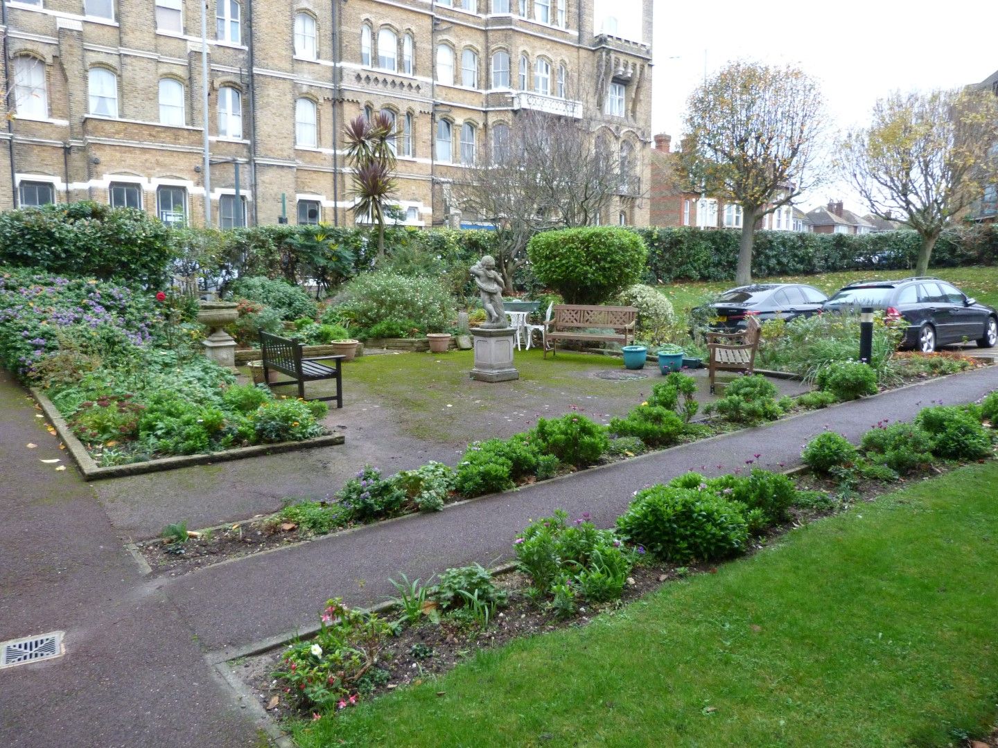 2 bedroom flat flat/apartment For Sale in Ramsgate - Photograph 9