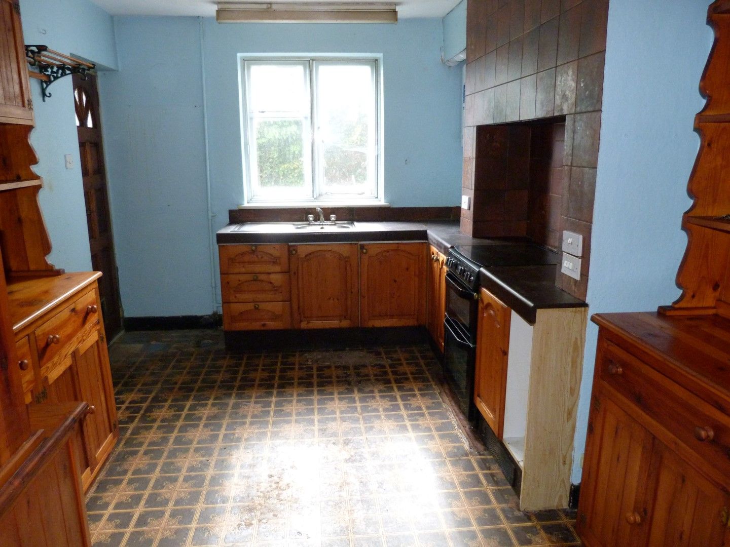 4 bedroom detached house SSTC in Broadstairs - Photograph 5