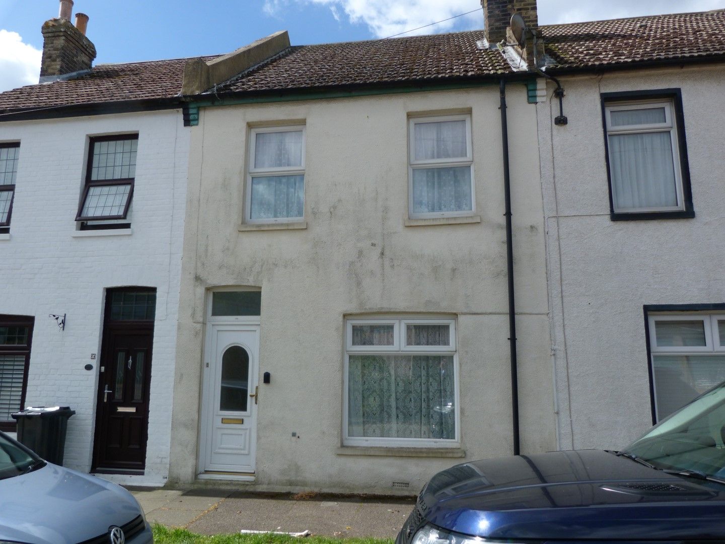 2 bedroom mid terraced house For Sale in Ramsgate - Property photograph