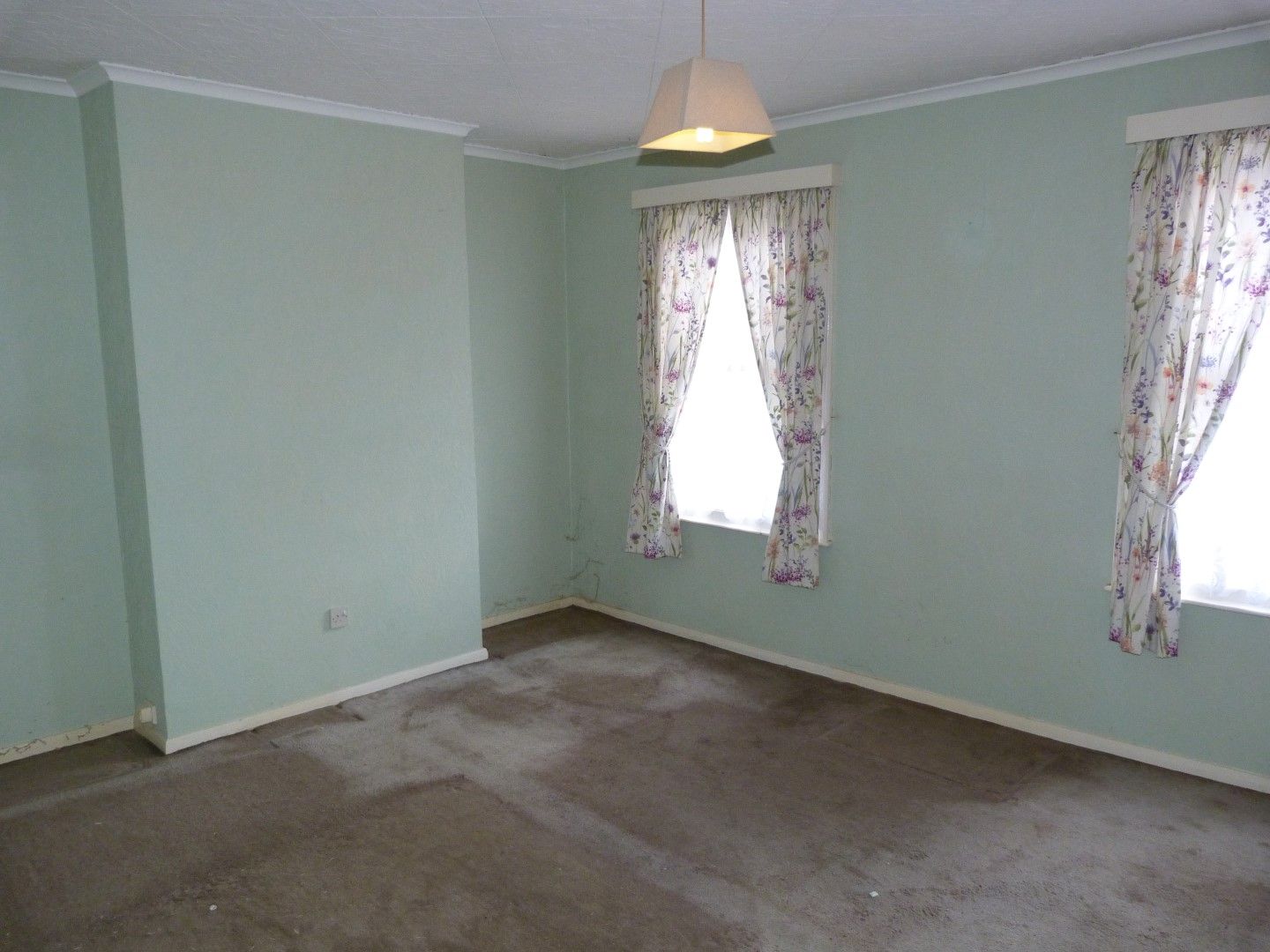2 bedroom mid terraced house For Sale in Ramsgate - Photograph 6