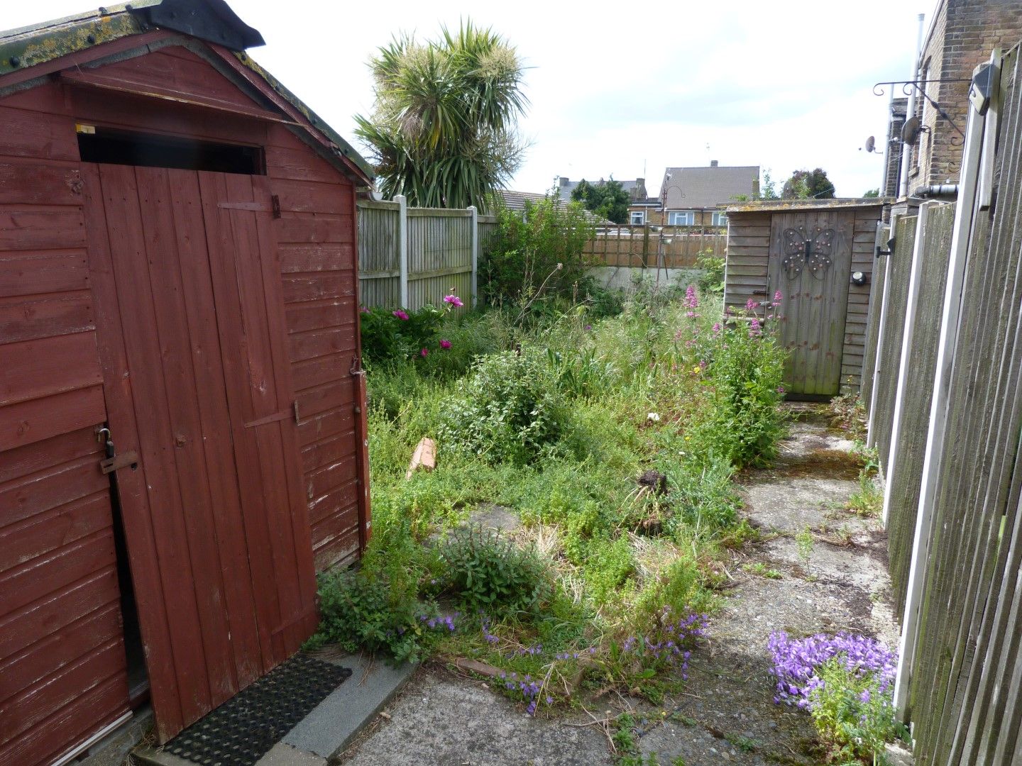 2 bedroom mid terraced house For Sale in Ramsgate - Photograph 8