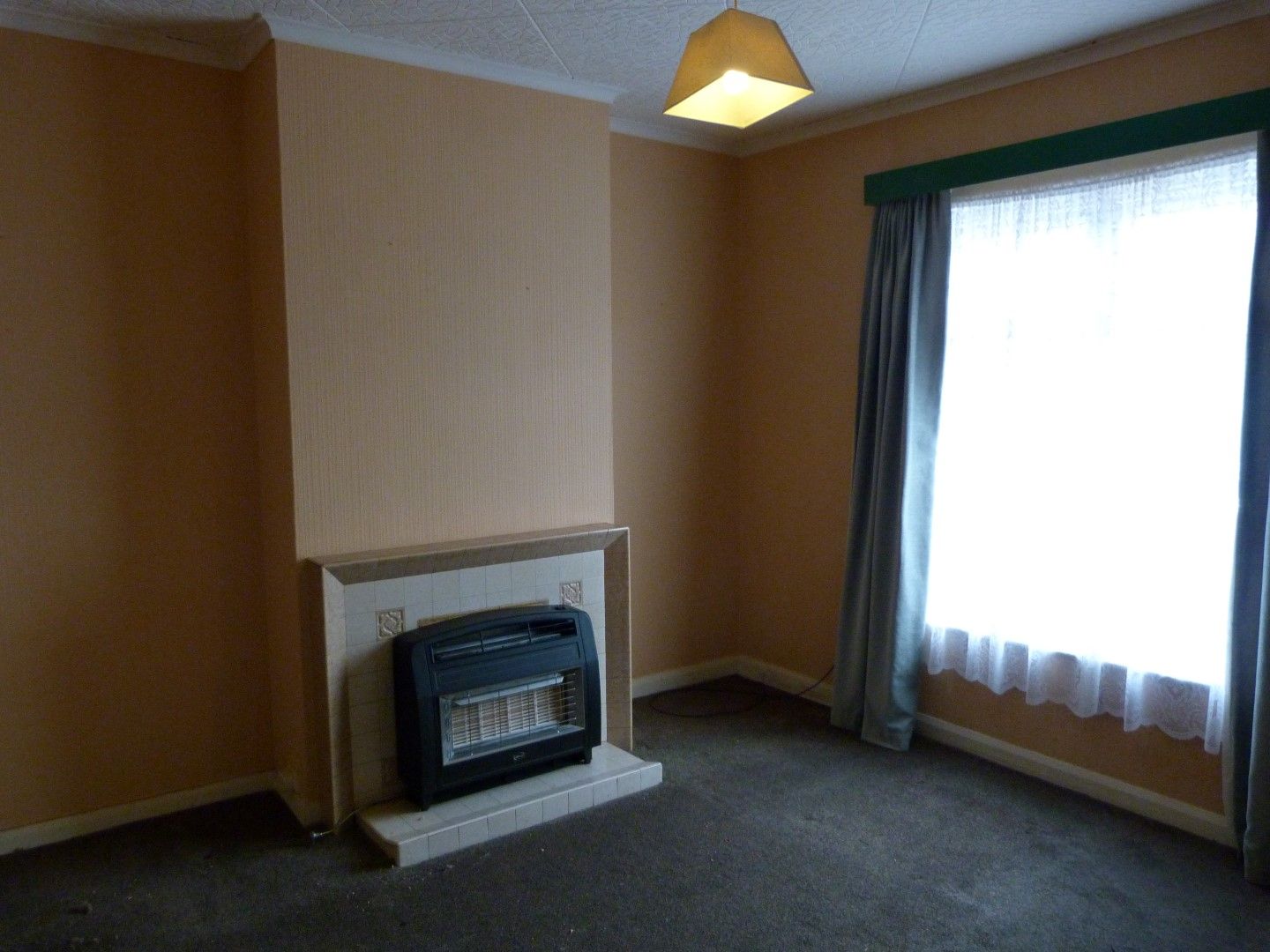 2 bedroom mid terraced house For Sale in Ramsgate - Property photograph