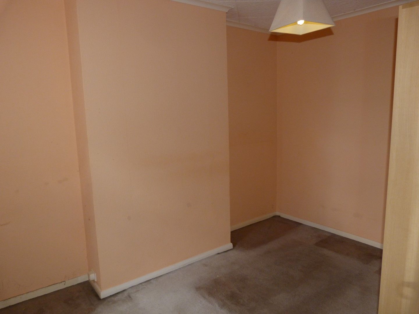 2 bedroom mid terraced house For Sale in Ramsgate - Photograph 5
