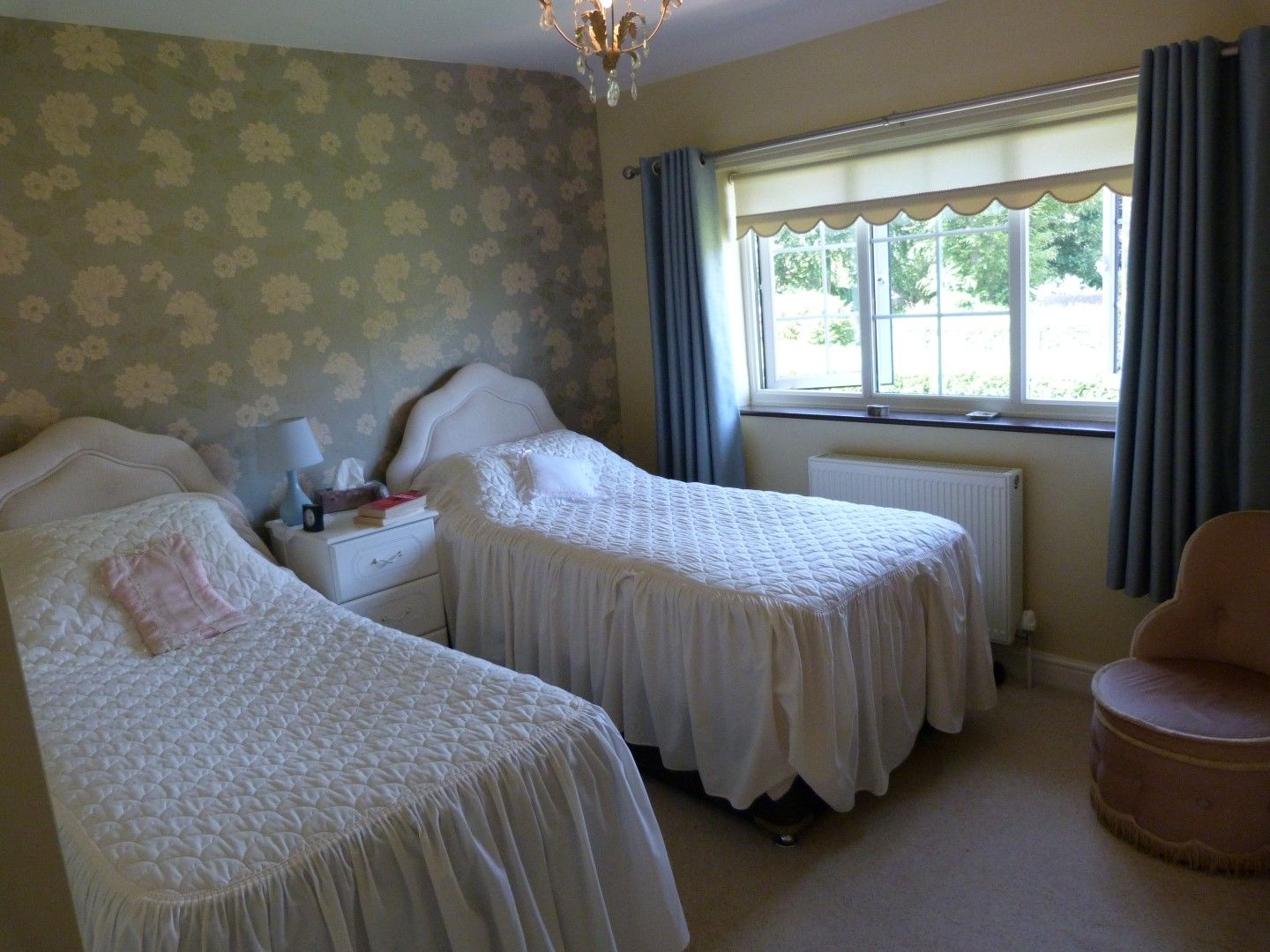 3 bedroom detached house For Sale in Broadstairs - Photograph 8