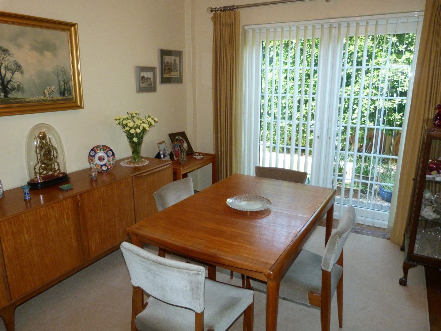 3 bedroom detached house For Sale in Broadstairs - Photograph 3