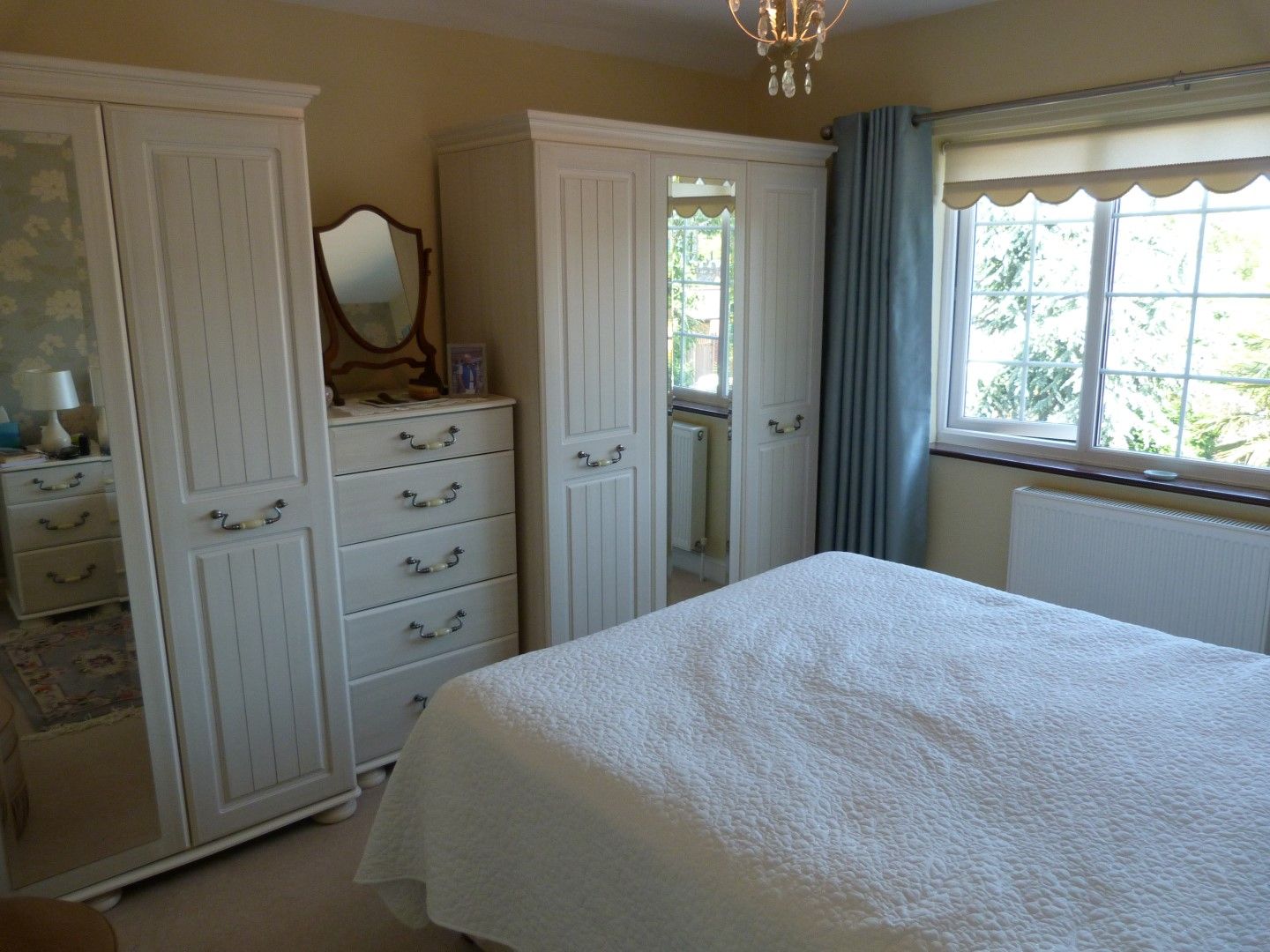 3 bedroom detached house For Sale in Broadstairs - Photograph 9
