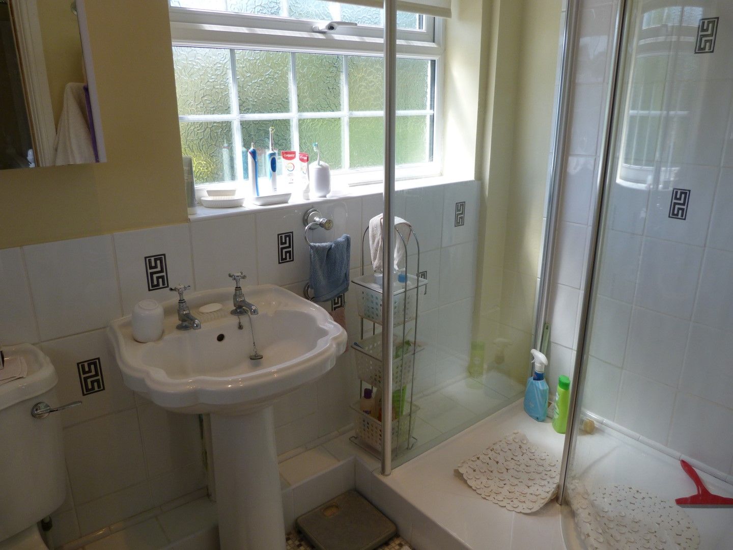 3 bedroom detached house For Sale in Broadstairs - Photograph 10