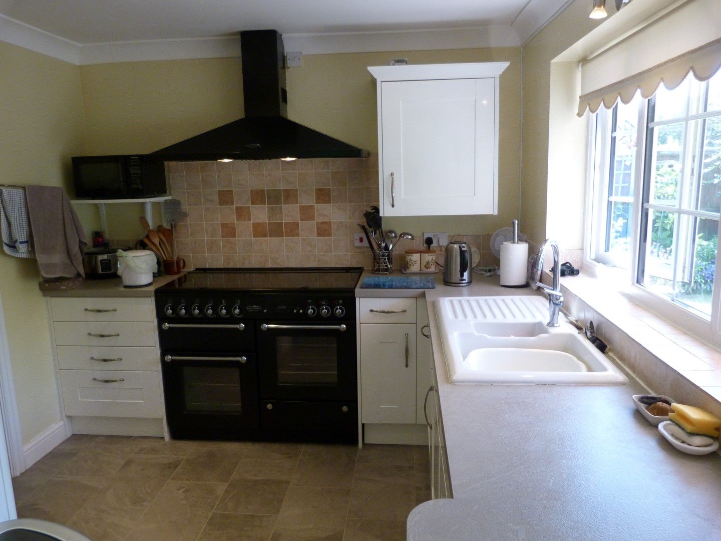 3 bedroom detached house For Sale in Broadstairs - Photograph 5