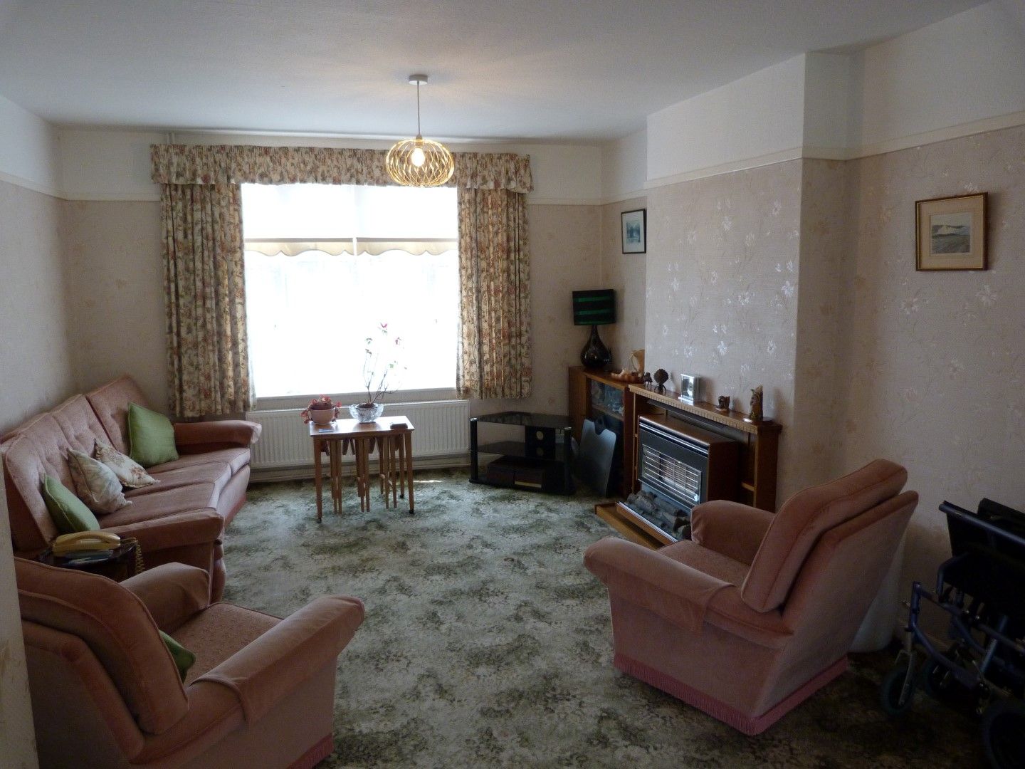 3 bedroom detached house For Sale in Broadstairs - Property photograph
