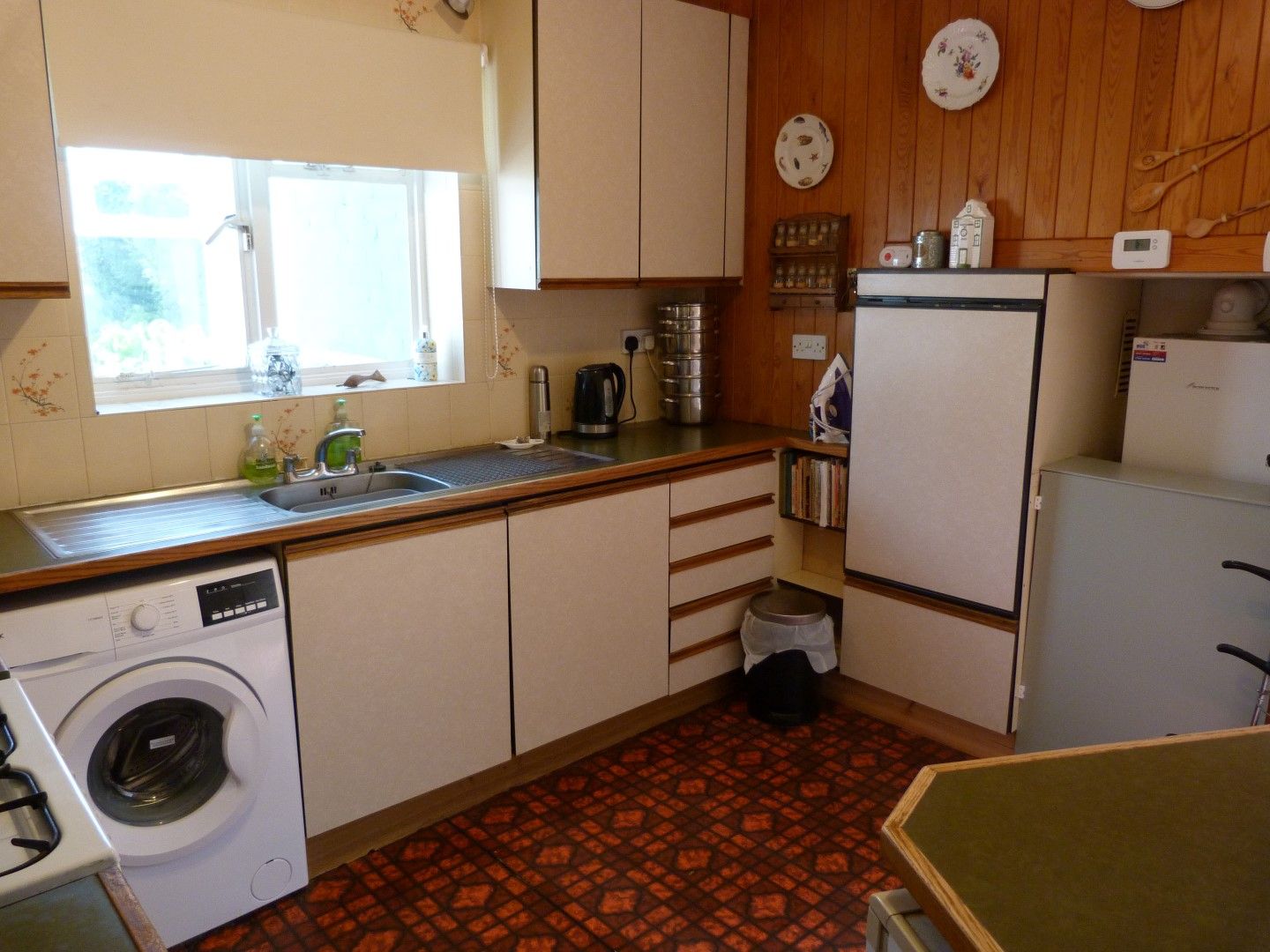 3 bedroom detached house For Sale in Broadstairs - Photograph 4