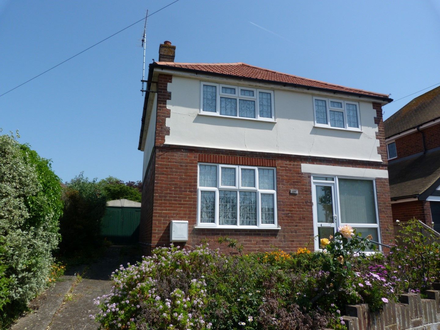 3 bedroom detached house For Sale in Broadstairs - Photograph 1
