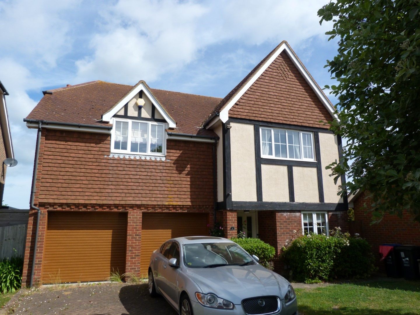 5 bedroom detached house For Sale in Broadstairs - Property photograph