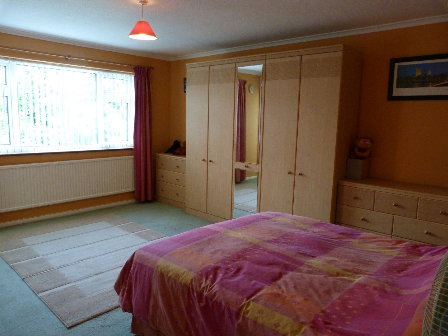 4 bedroom detached house For Sale in Broadstairs - Photograph 6