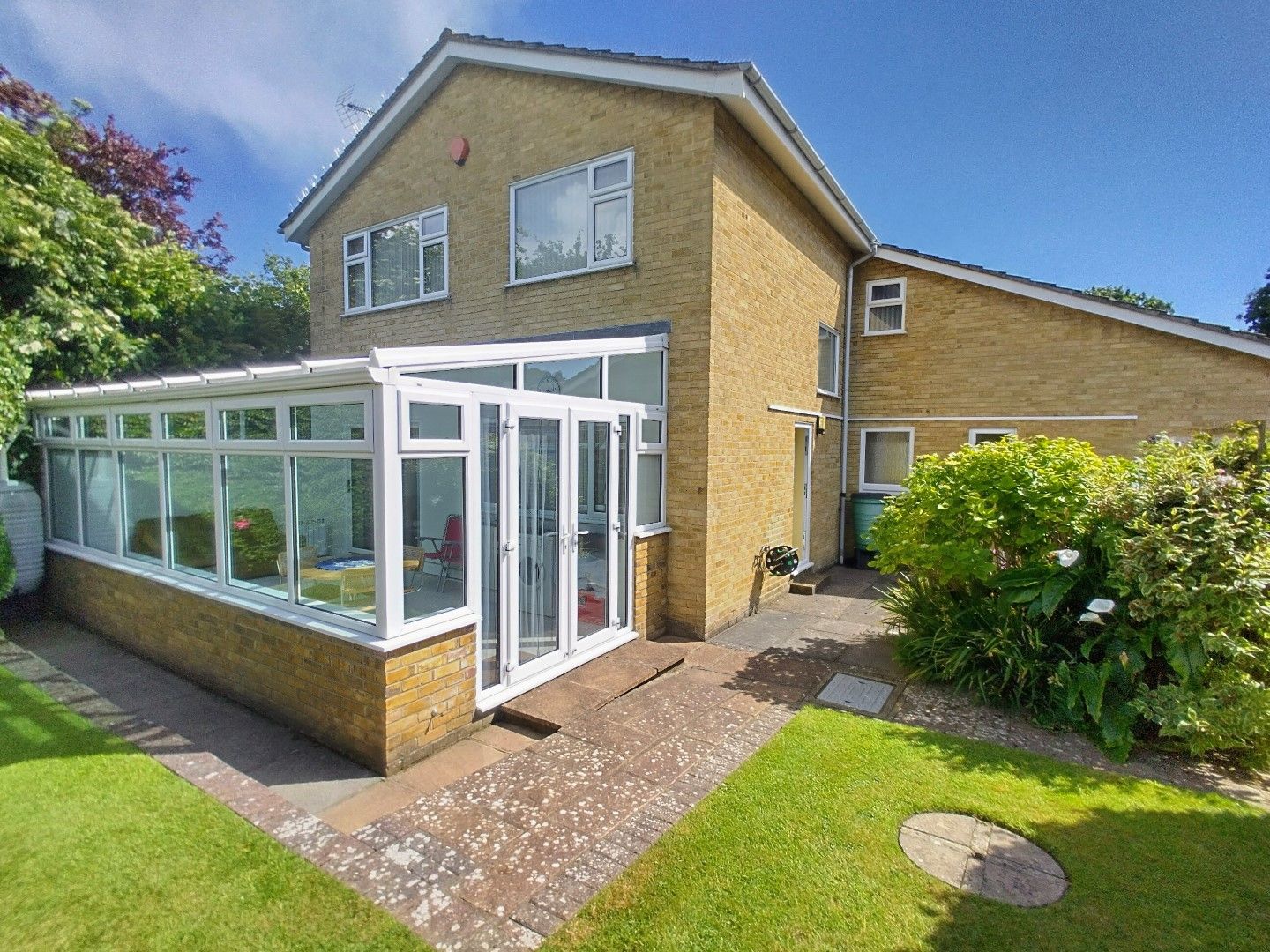 4 bedroom detached house For Sale in Broadstairs - Photograph 10