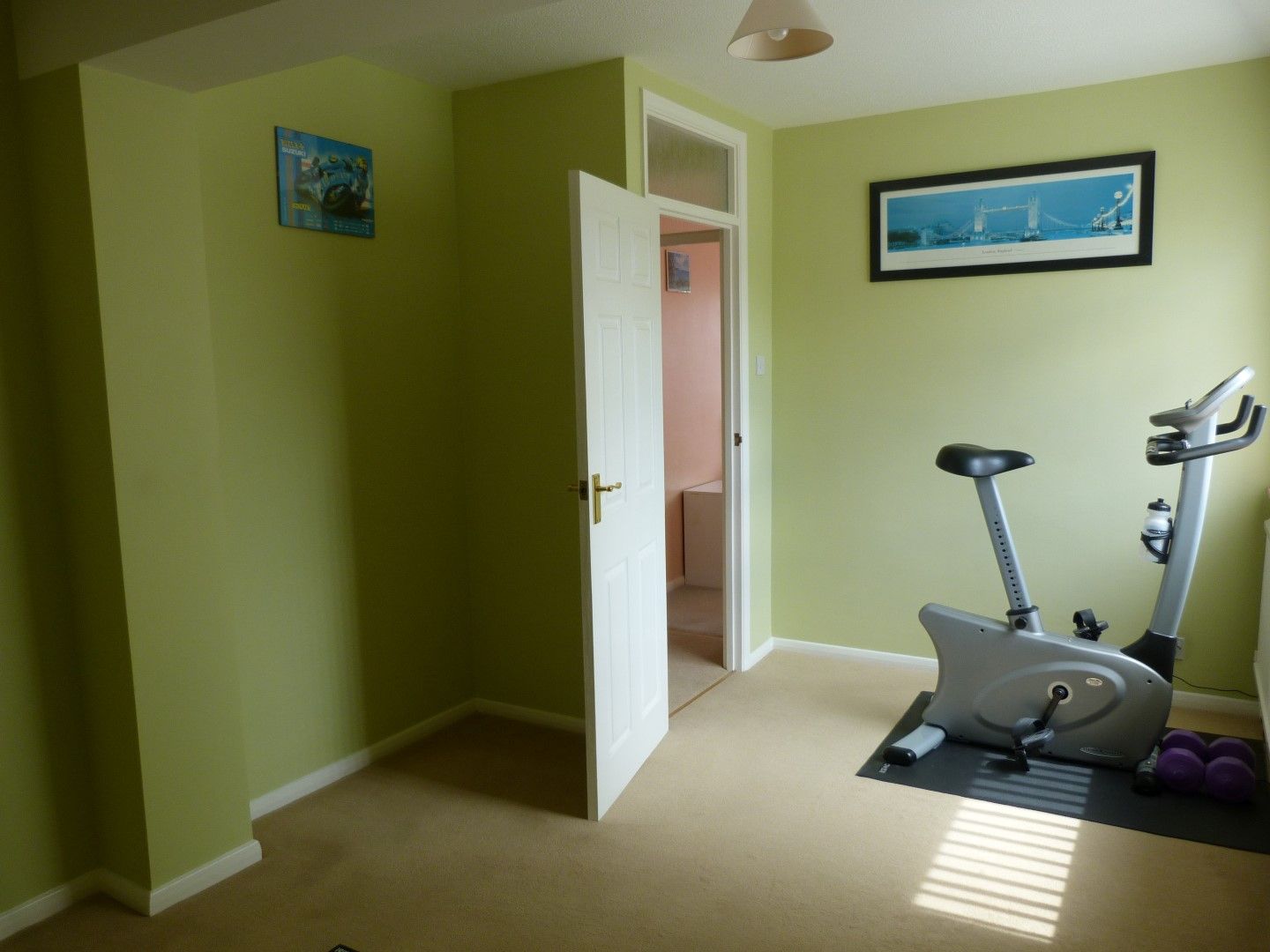 4 bedroom detached house For Sale in Broadstairs - Photograph 8
