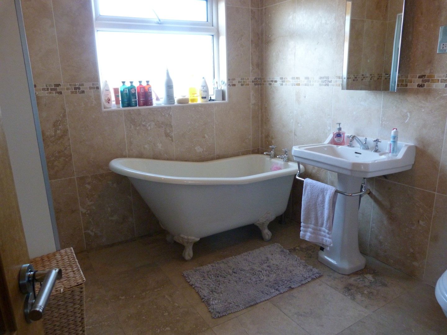 4 bedroom semi-detached house For Sale in Margate - Photograph 8