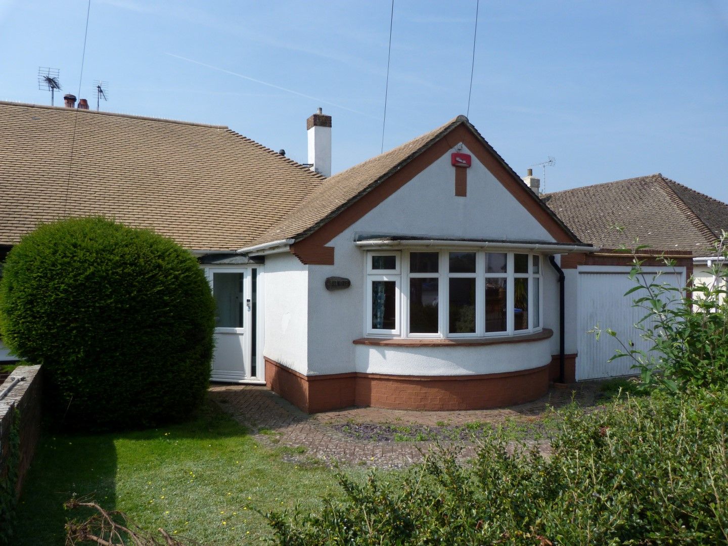 2 bedroom semi-detached bungalow SSTC in Broadstairs - Photograph 1