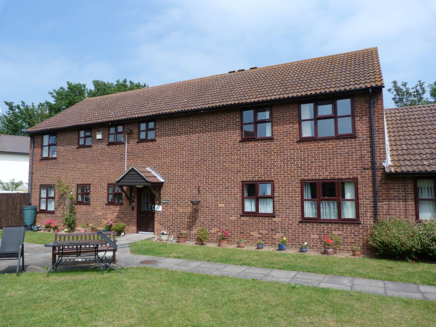 1 bedroom flat flat/apartment For Sale in Broadstairs - Photograph 1