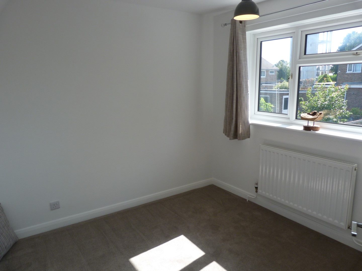 3 bedroom semi-detached house For Sale in Broadstairs - Photograph 7