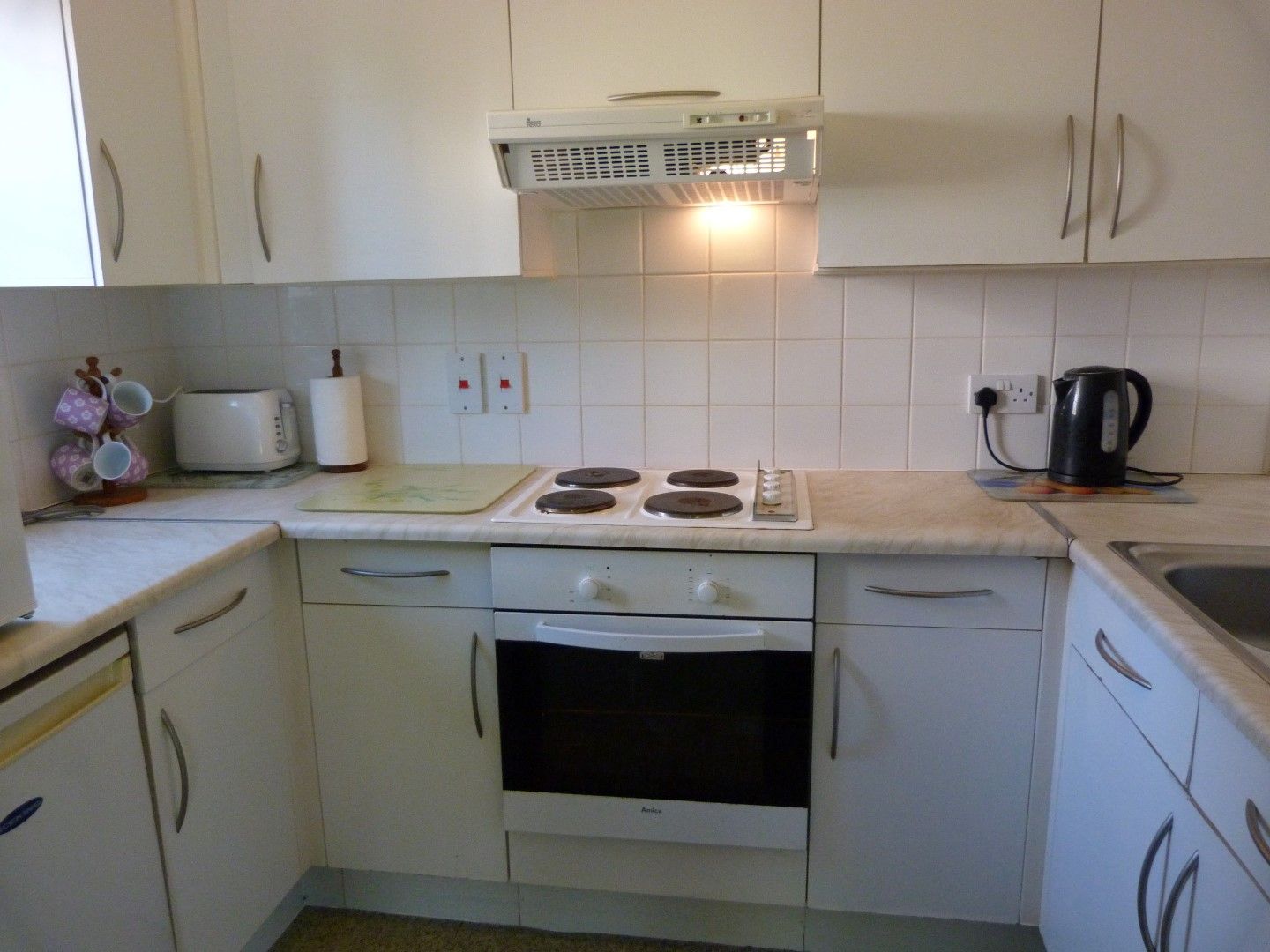 1 bedroom ground floor flat/apartment For Sale in Broadstairs - Photograph 3