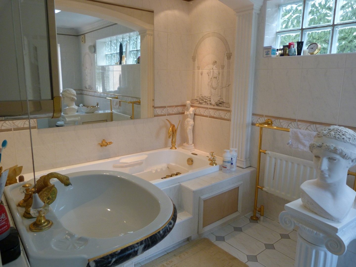 4 bedroom detached house For Sale in Broadstairs - Photograph 12