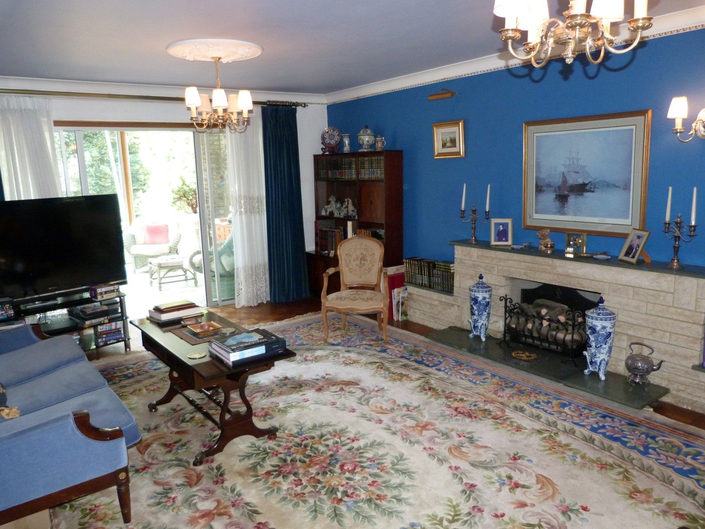 4 bedroom detached house For Sale in Broadstairs - Photograph 4