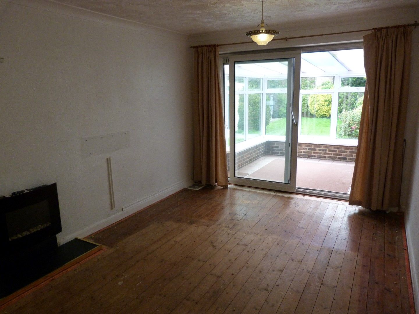 2 bedroom semi-detached bungalow For Sale in Broadstairs - Photograph 8