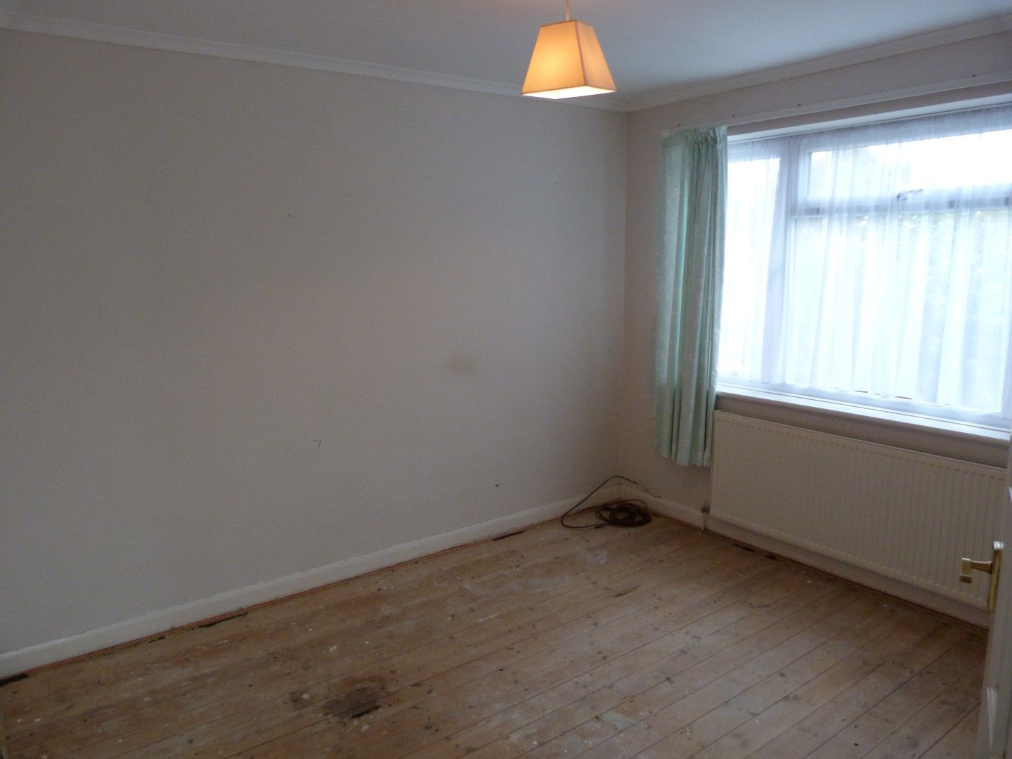 2 bedroom semi-detached bungalow For Sale in Broadstairs - Photograph 4