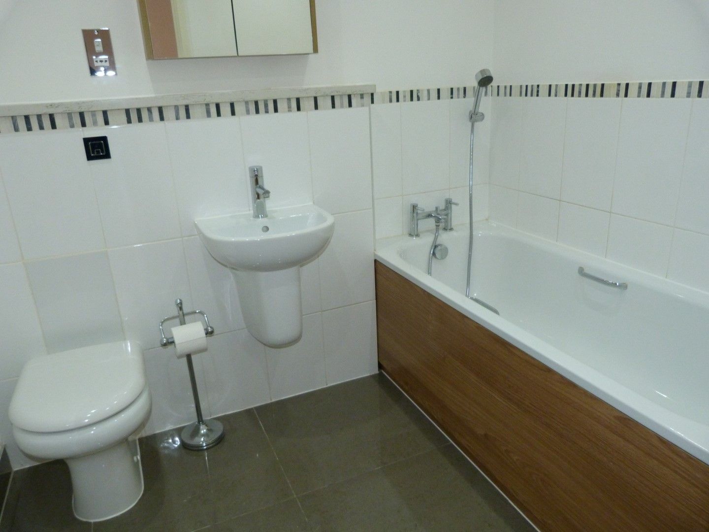 2 bedroom apartment flat/apartment For Sale in Broadstairs - Photograph 8