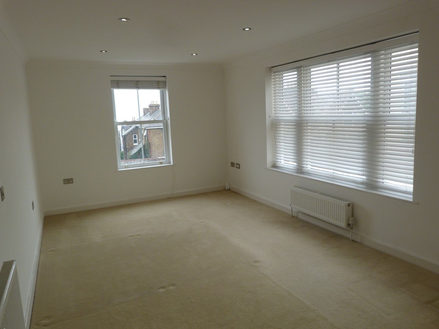 2 bedroom apartment flat/apartment For Sale in Broadstairs - Photograph 6