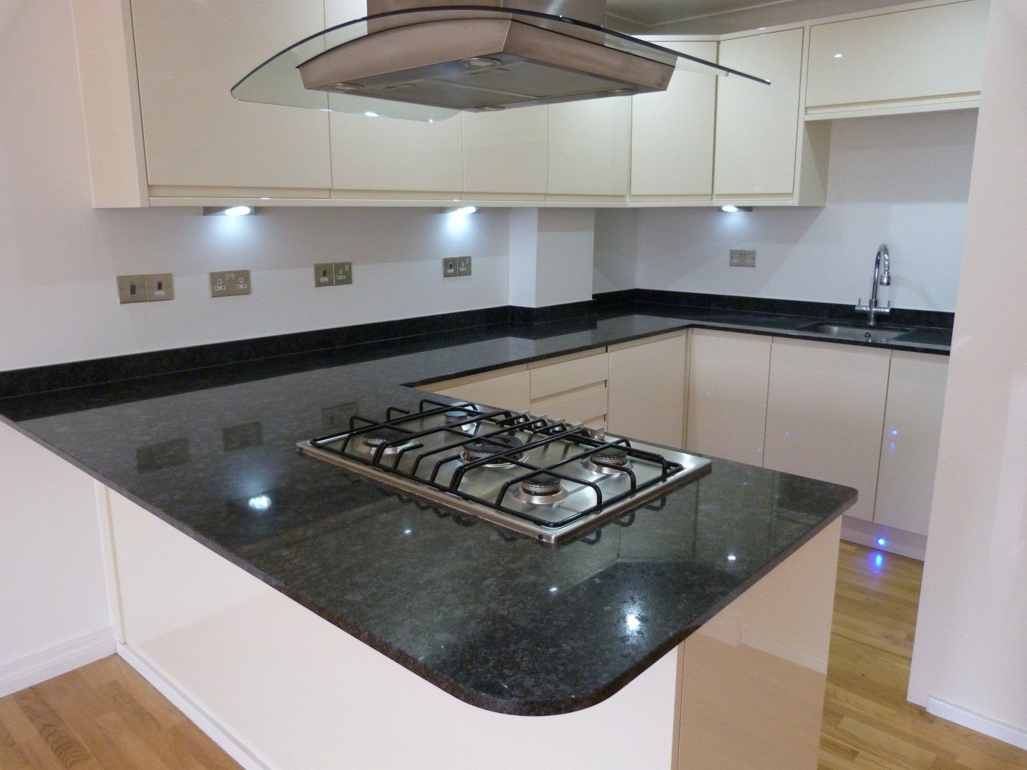 2 bedroom apartment flat/apartment For Sale in Broadstairs - Photograph 5