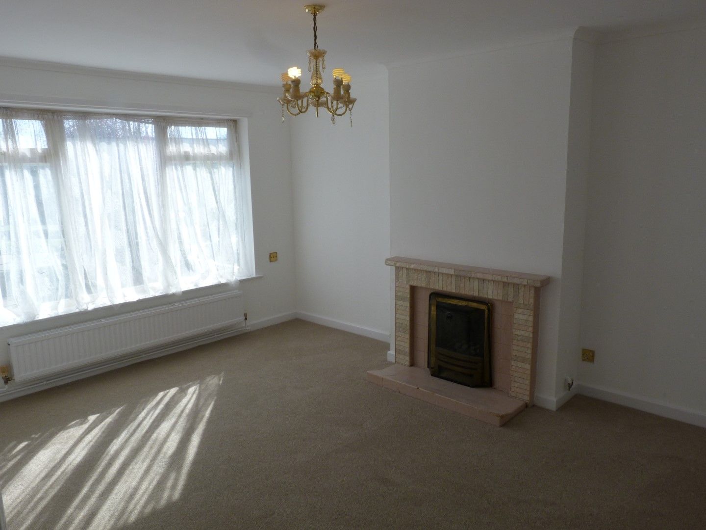 2 bedroom detached bungalow For Sale in Ramsgate - Property photograph