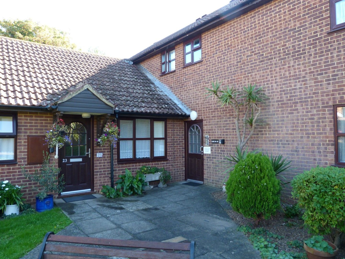 1 bedroom flat flat/apartment For Sale in Broadstairs - Photograph 1