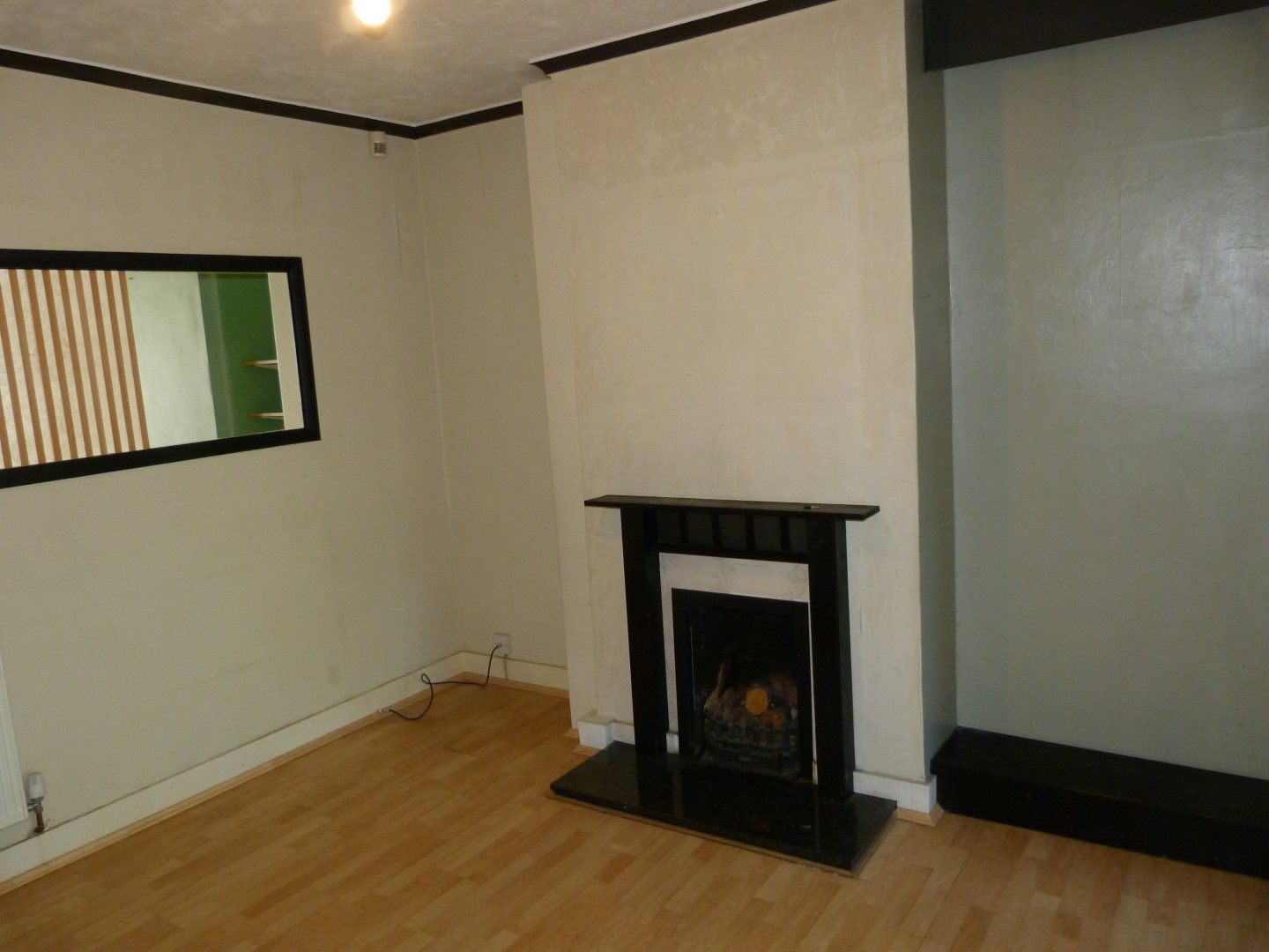 3 bedroom semi-detached house For Sale in Margate - Photograph 3