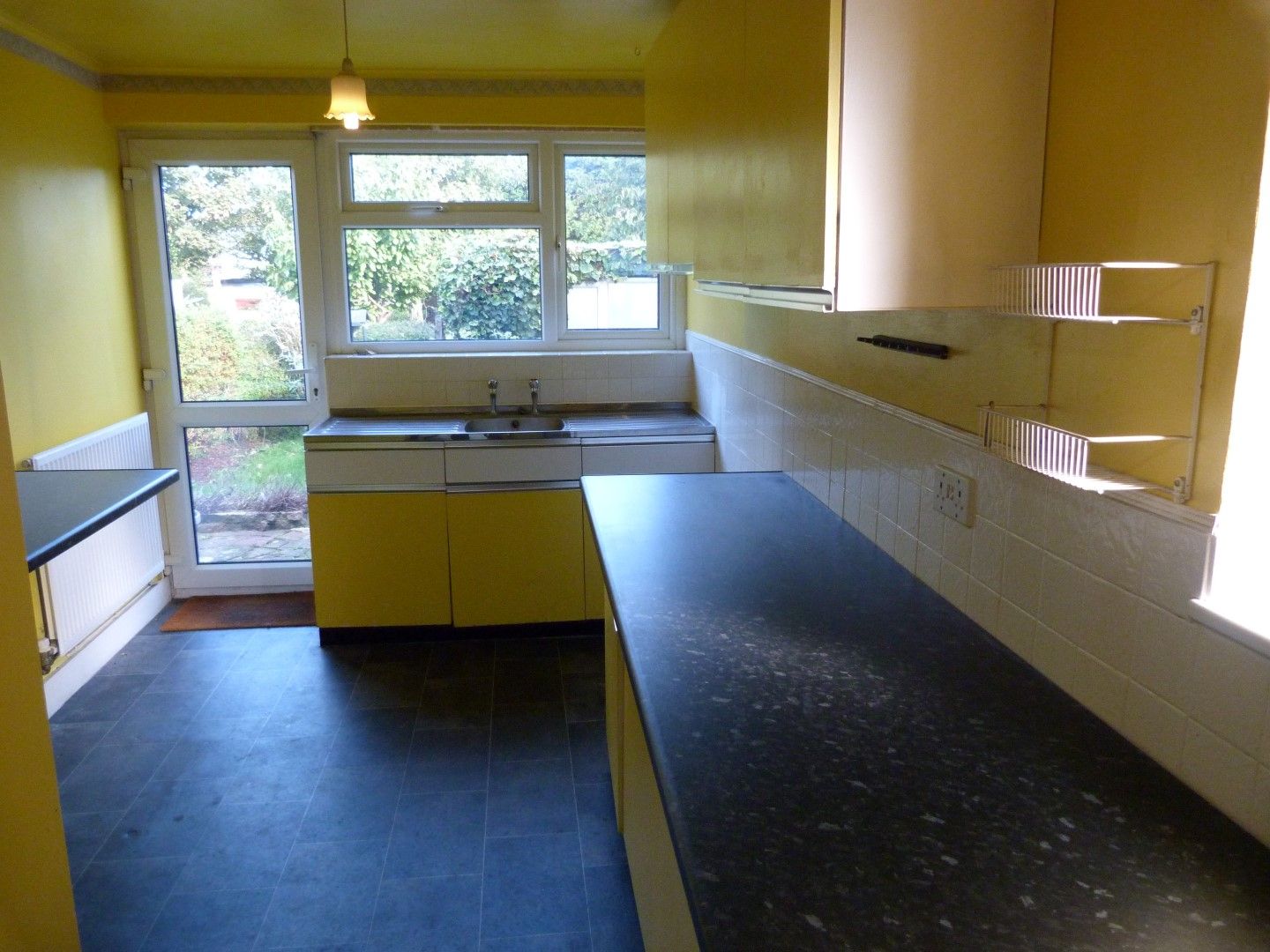 3 bedroom semi-detached house For Sale in Margate - Photograph 5