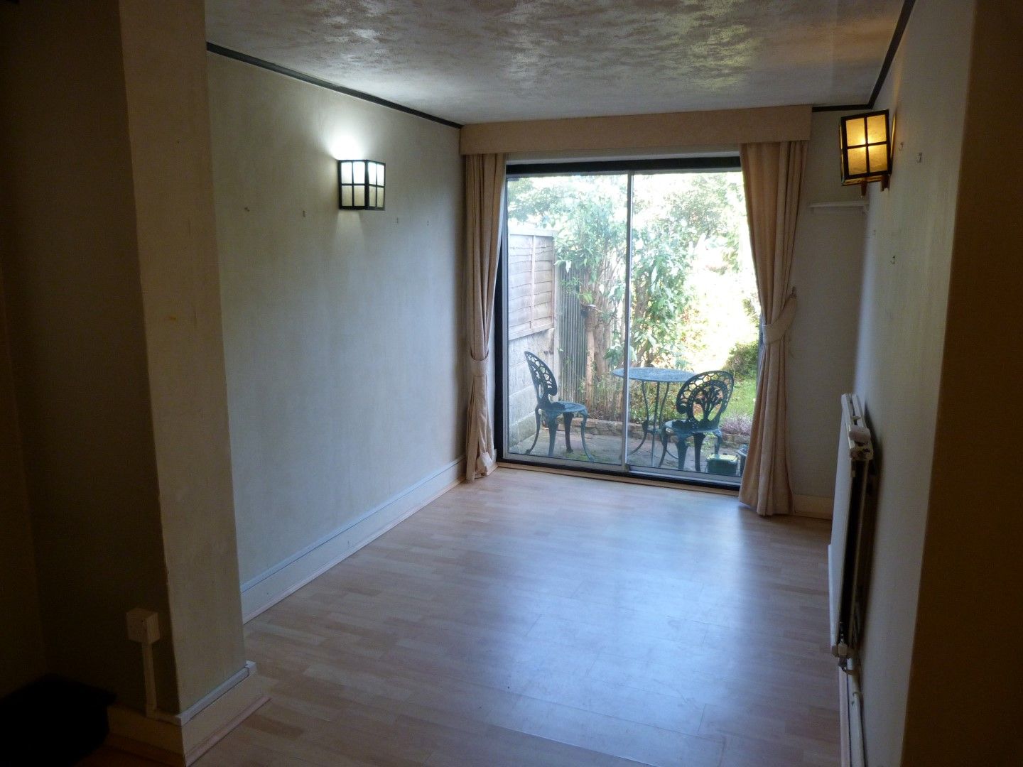 3 bedroom semi-detached house For Sale in Margate - Photograph 4