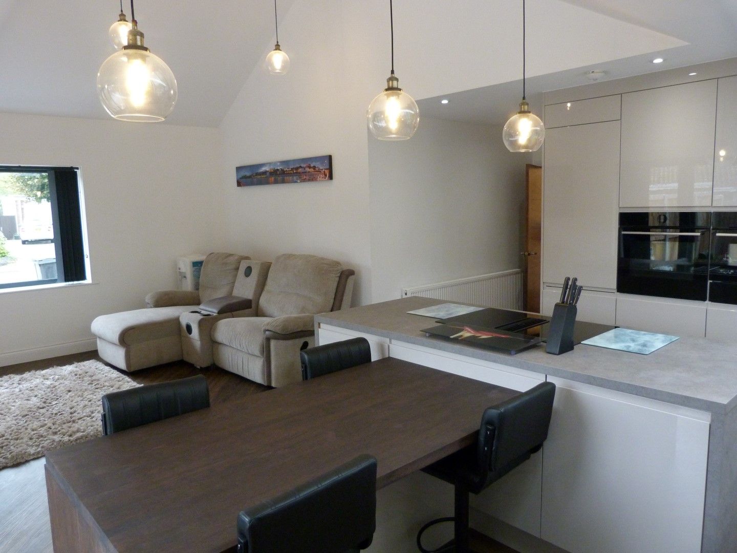 3 bedroom detached bungalow For Sale in Broadstairs - Photograph 4