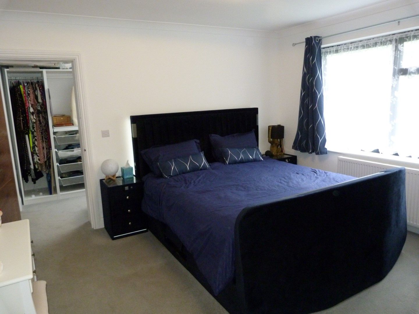 3 bedroom detached bungalow For Sale in Broadstairs - Photograph 6