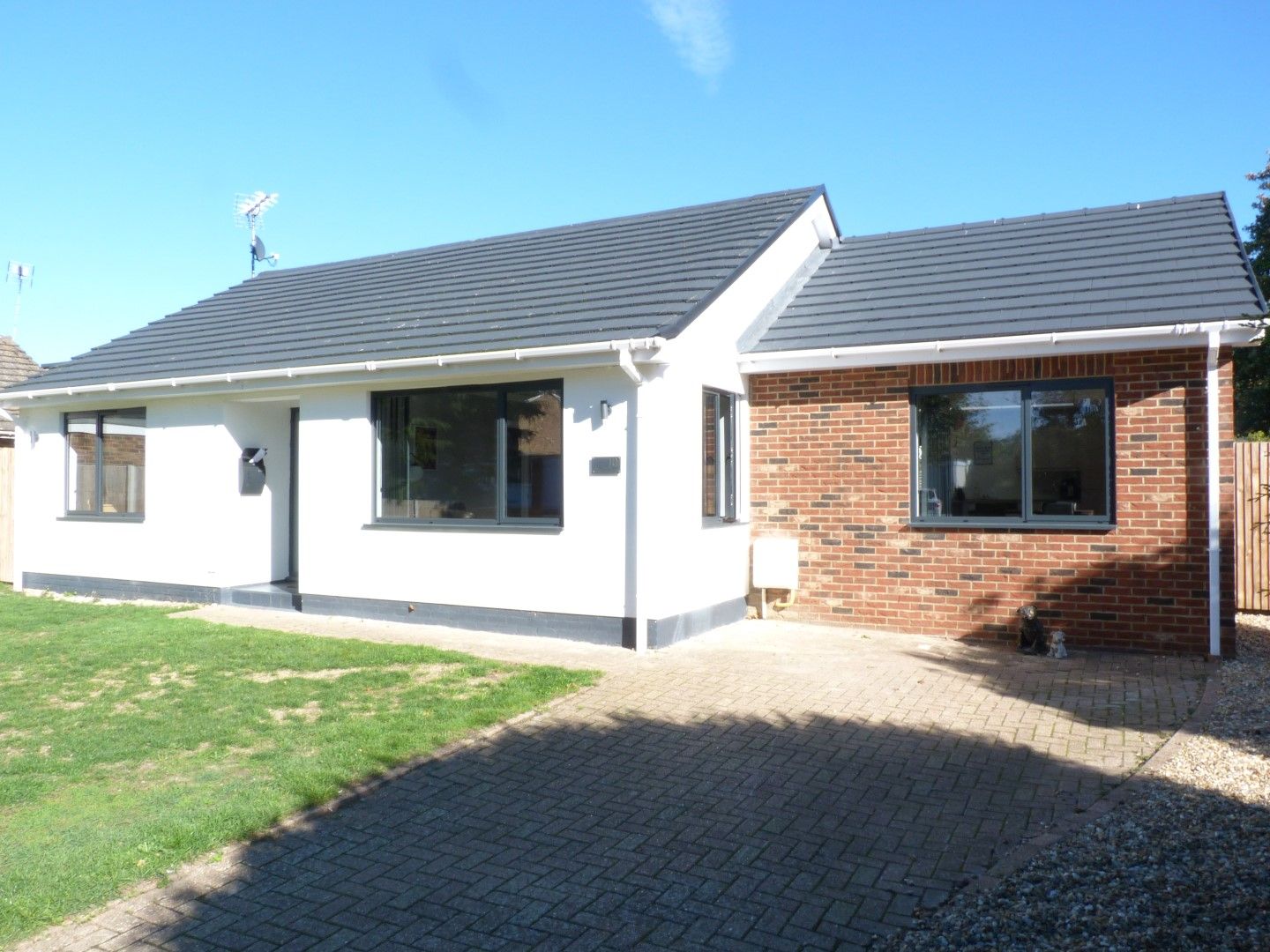 3 bedroom detached bungalow For Sale in Broadstairs - Photograph 1