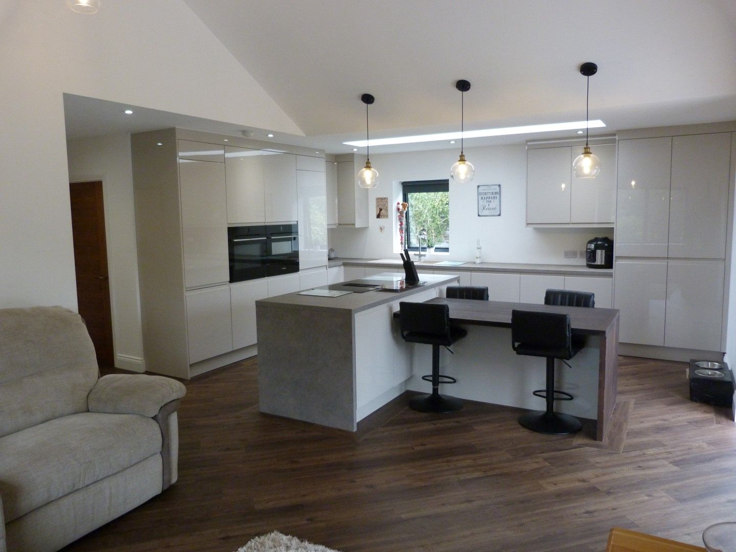 3 bedroom detached bungalow For Sale in Broadstairs - Photograph 3