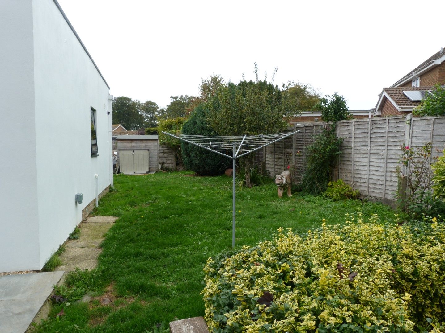 3 bedroom detached bungalow For Sale in Broadstairs - Photograph 10