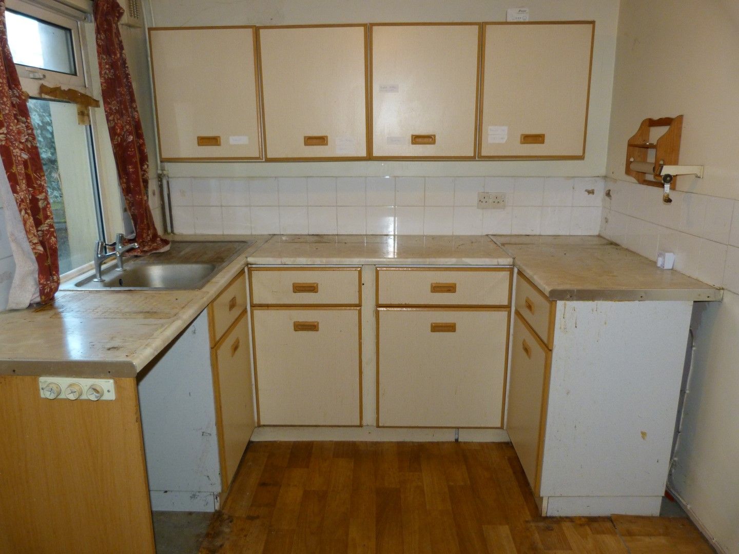 2 bedroom mid terraced house For Sale in Ramsgate - Photograph 4