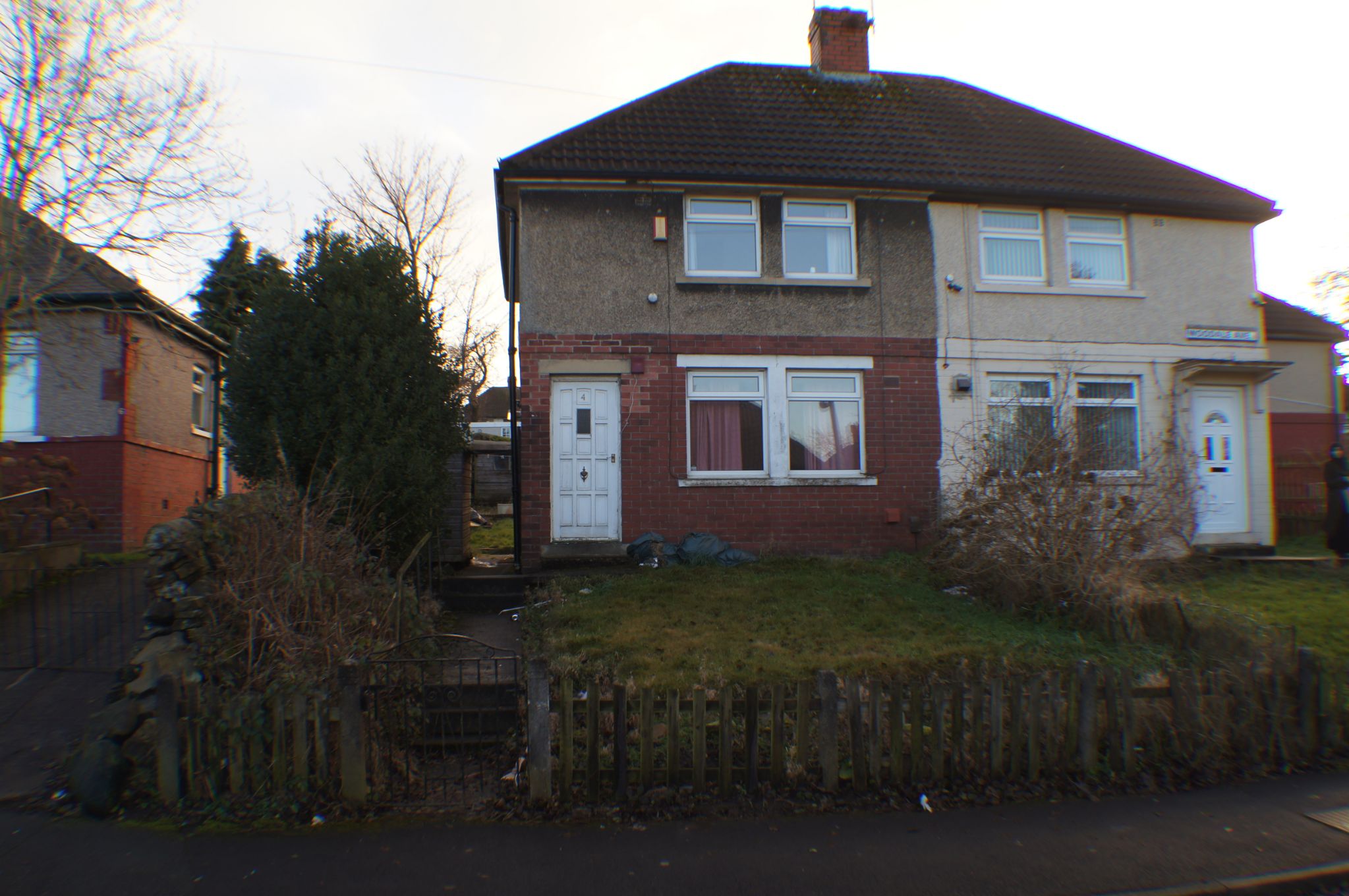 2 bedroom semi-detached house To Let in Bradford - Property photograph.
