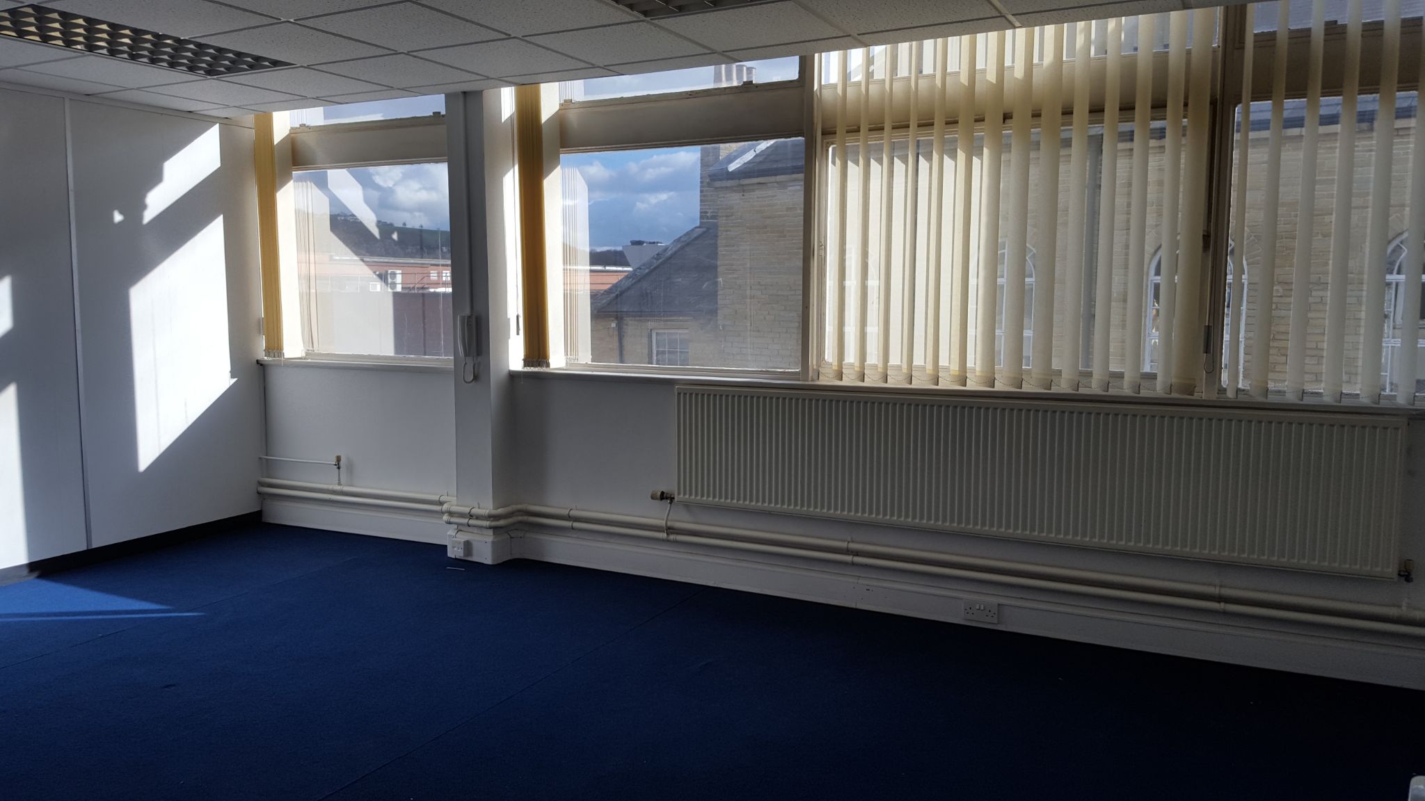 Office To Let in Bradford - Photograph 1.
